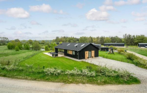 Gorgeous Home In Glesborg With Kitchen Glesborg